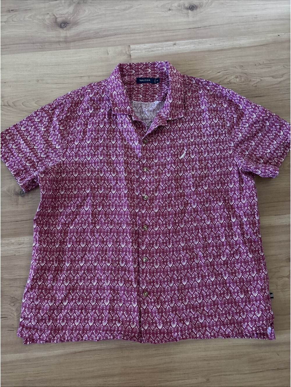 Nautica Men's XXL Short Sleeve Camp Shirt Burgundy White Seashell Print